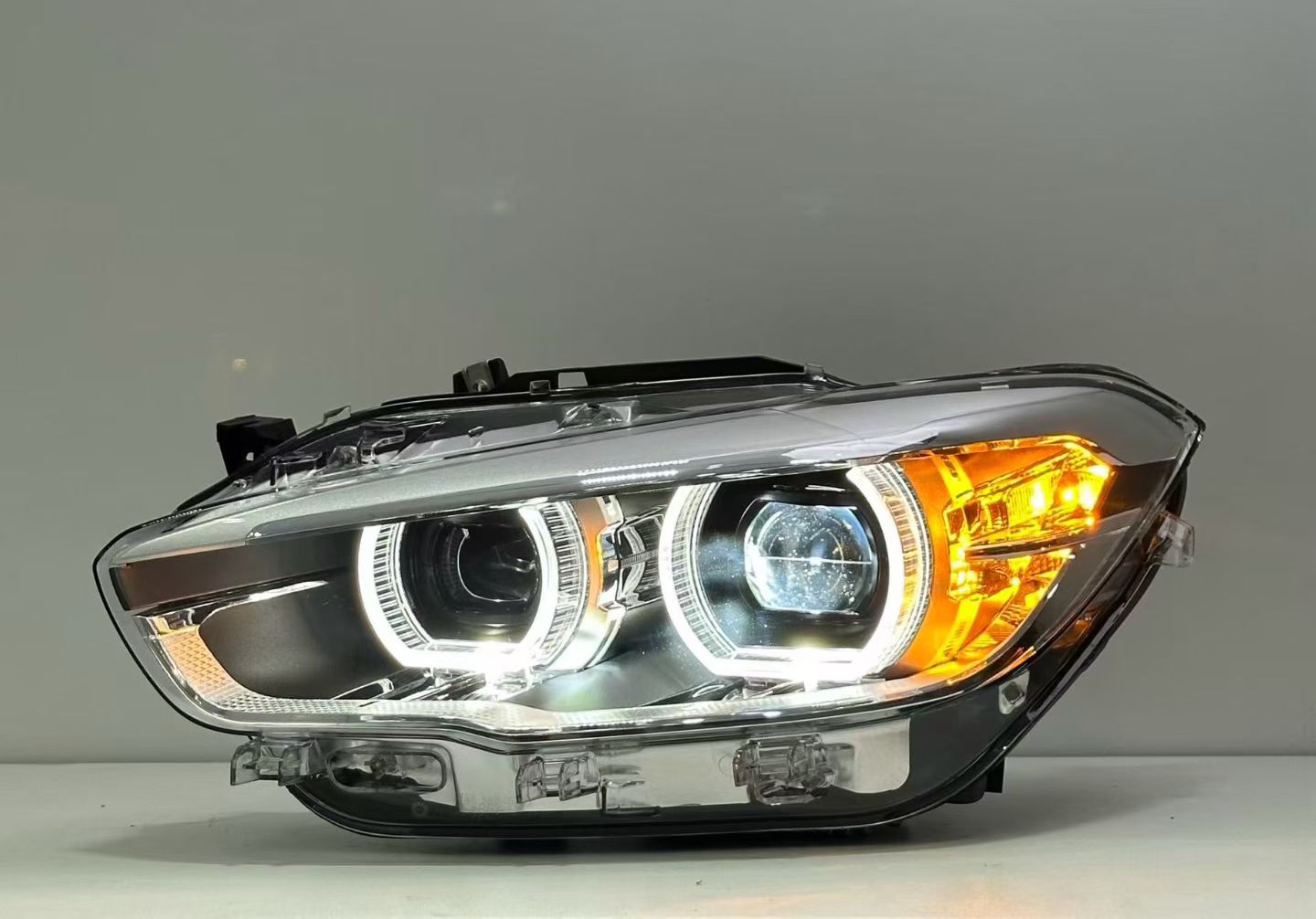 F20 1 series Duel Colour Headlights (White/Yellow)